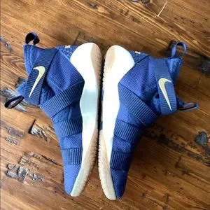 Nike | Shoes | Nike Lebron Soldier 1 Navy And Gold 4 Strap  display picture 1